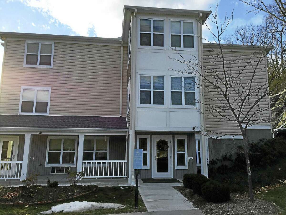 Winsted’s Susan MB Perry Senior Housing celebrates generator donation