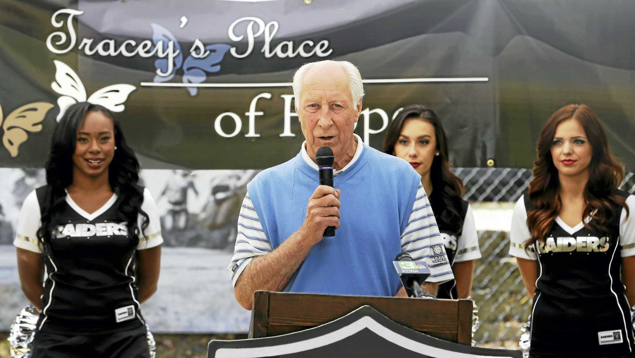 Oakland Raiders wide receiver Fred Biletnikoff, was inducted into