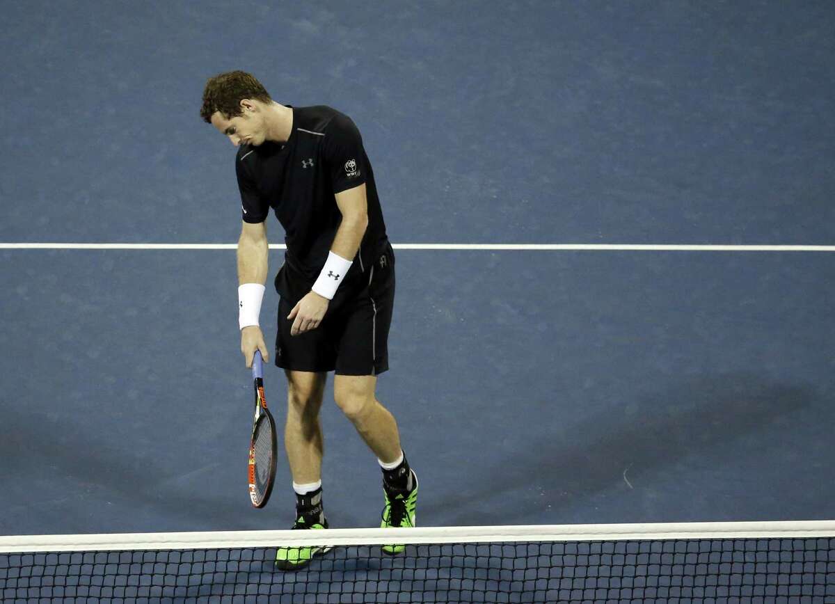 Andy Murray reacts after losing a point to Kevin Anderson during the fourth round of the U.S. Open on Monday in New York.