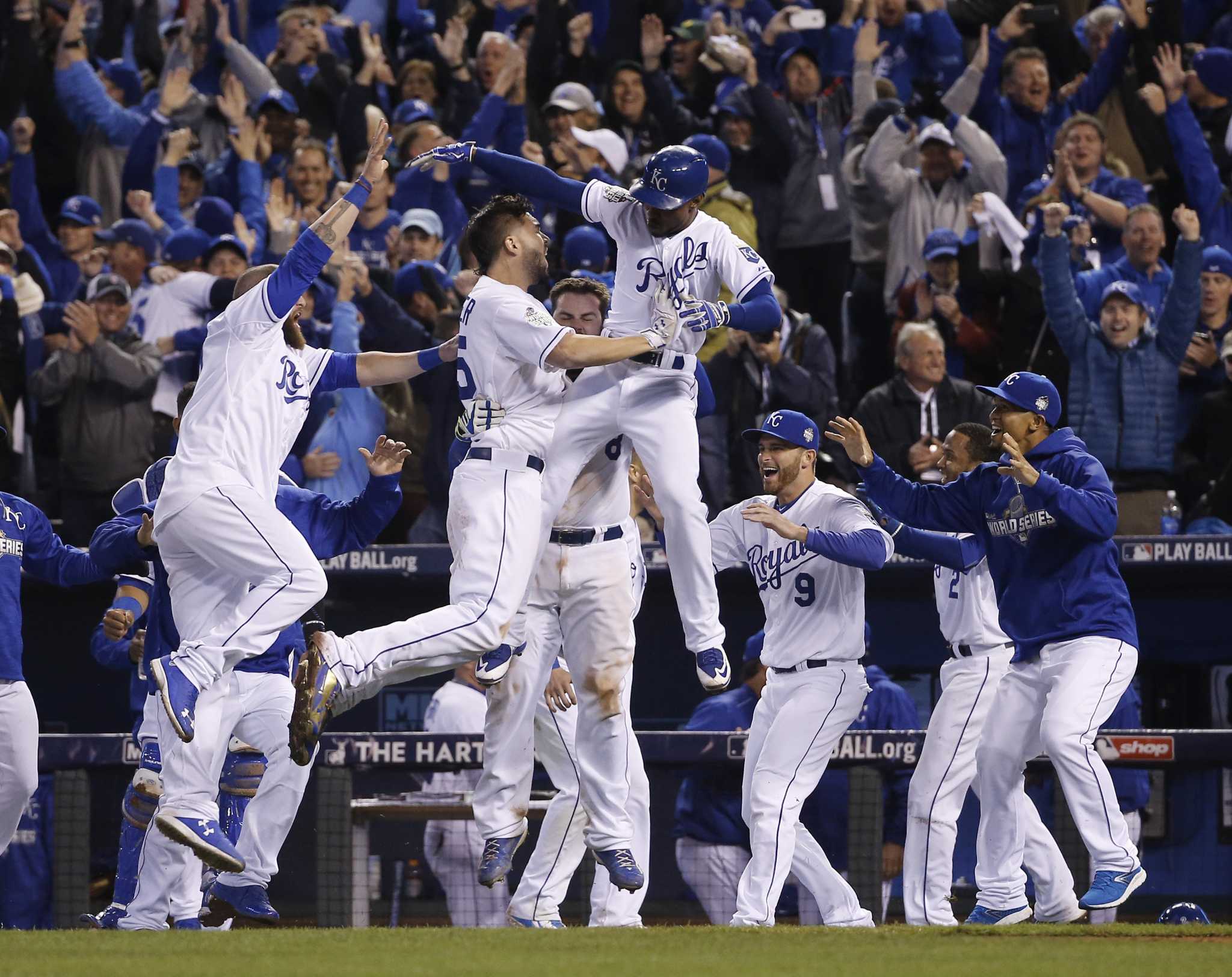 Hosmer sacrifice fly in 14th lifts Royals to World Series game 1 win