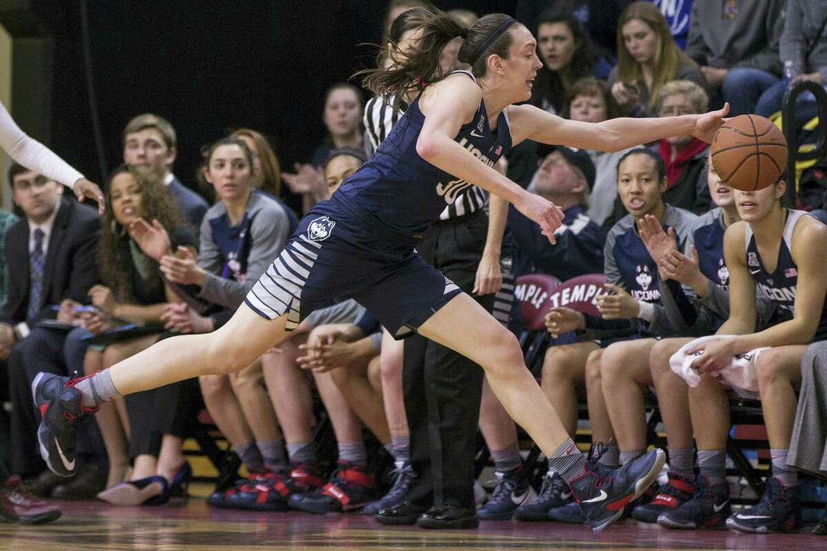 UConn’s Breanna Stewart (30) goes reaching for a loose ball during the first half of Sunday’s win over Temple.