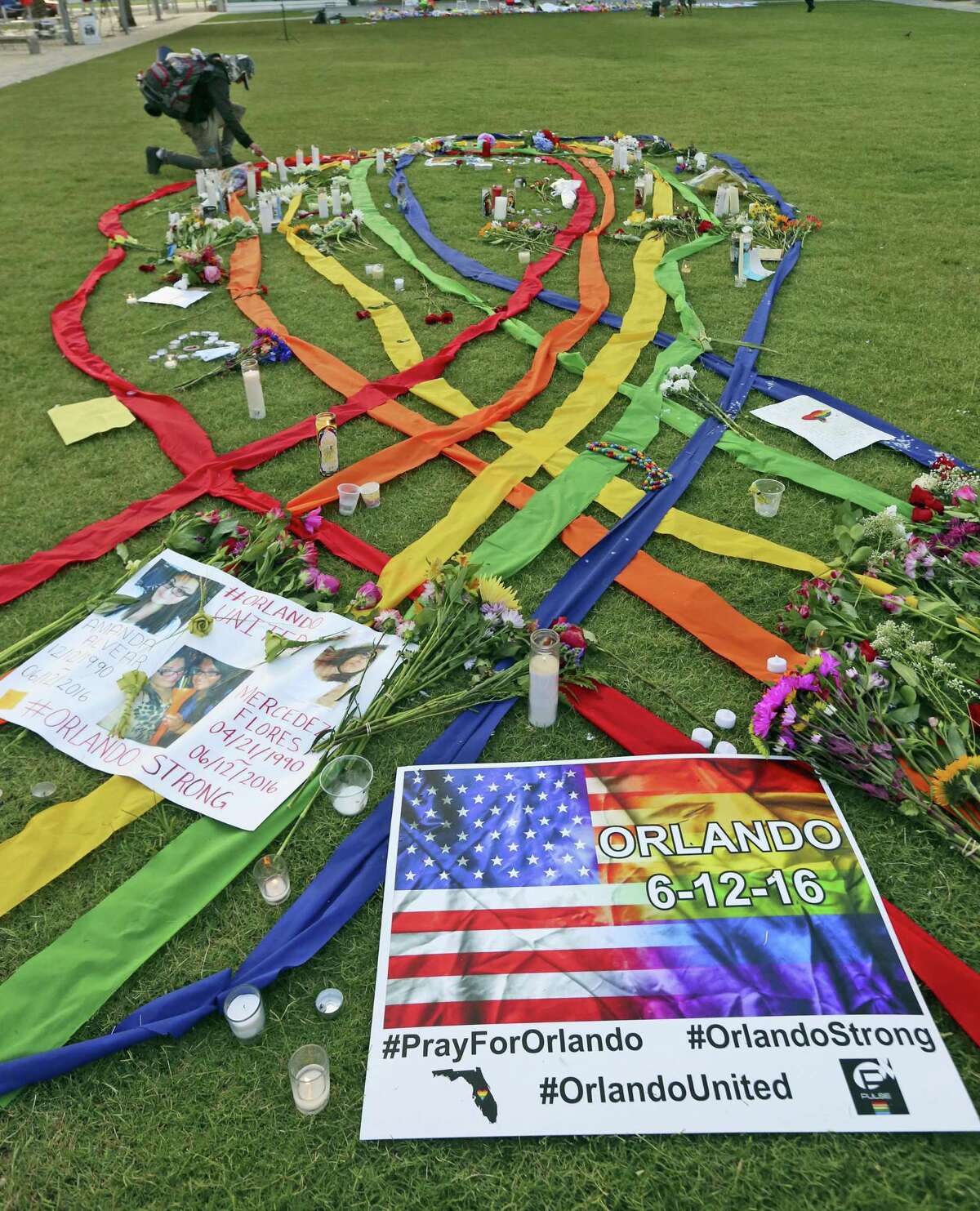 Phillips Center for the victims of the mass shooting Sunday at the Pulse Nightclub, in Orlando.