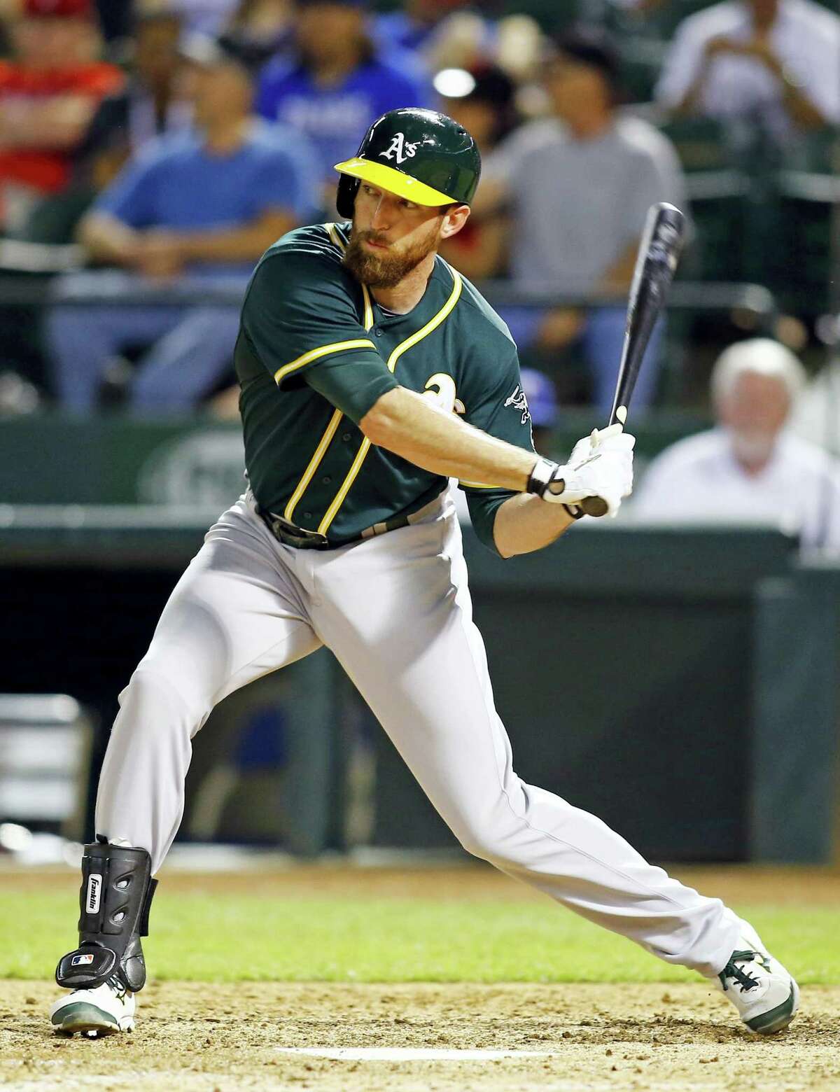 Ike Davis and the Yankees finalized a one-year deal on Monday.