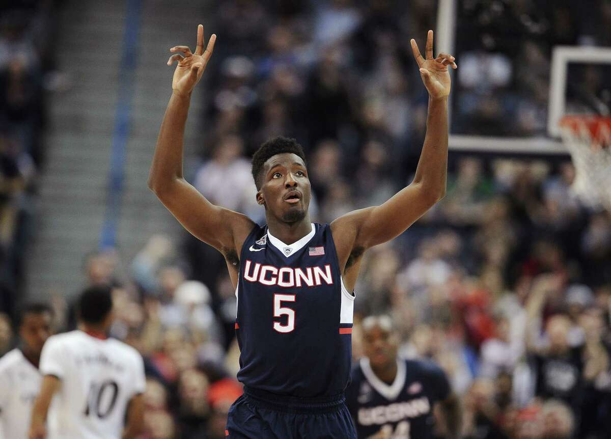 Daniel Hamilton and UConn look to be the AAC favorites heading into the 2015-16 men’s basketball season.
