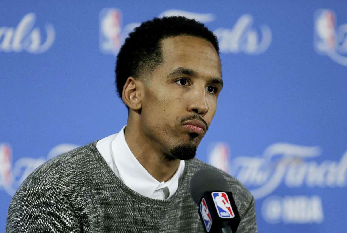 Golden State Warriors guard Shaun Livingston speaks during a news conference.
