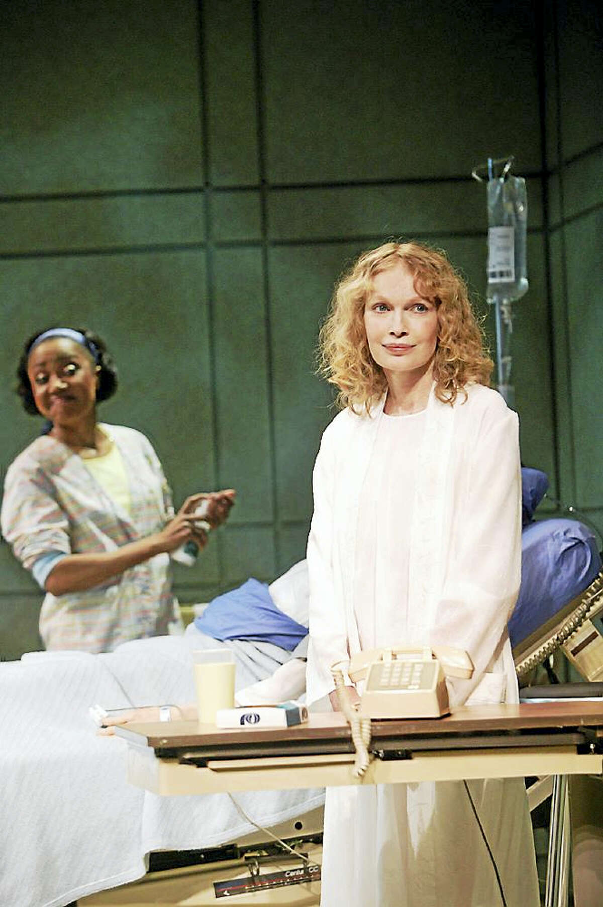Mia Farrow in “Fran’s Bed” at Long Wharf in 2003.