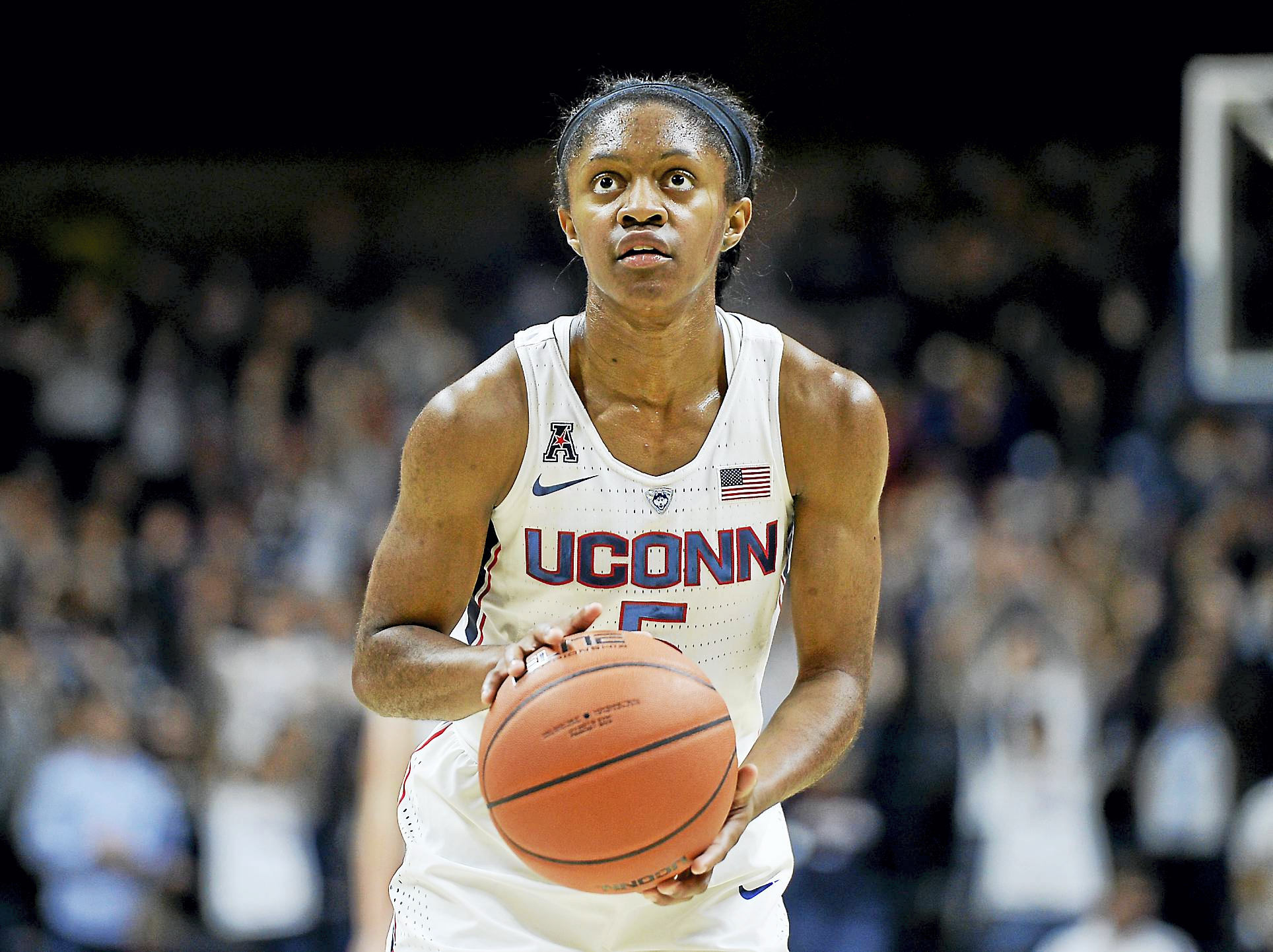 Crystal Dangerfield To Miss Uconn's Game Against Chattanooga