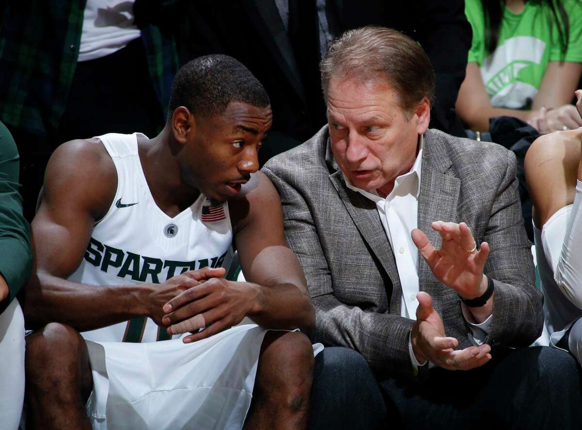 Michigan State coach Tom Izzo, right, talks with Lourawls Nairn Jr. during the second half of a game against Binghamton earlier this season.