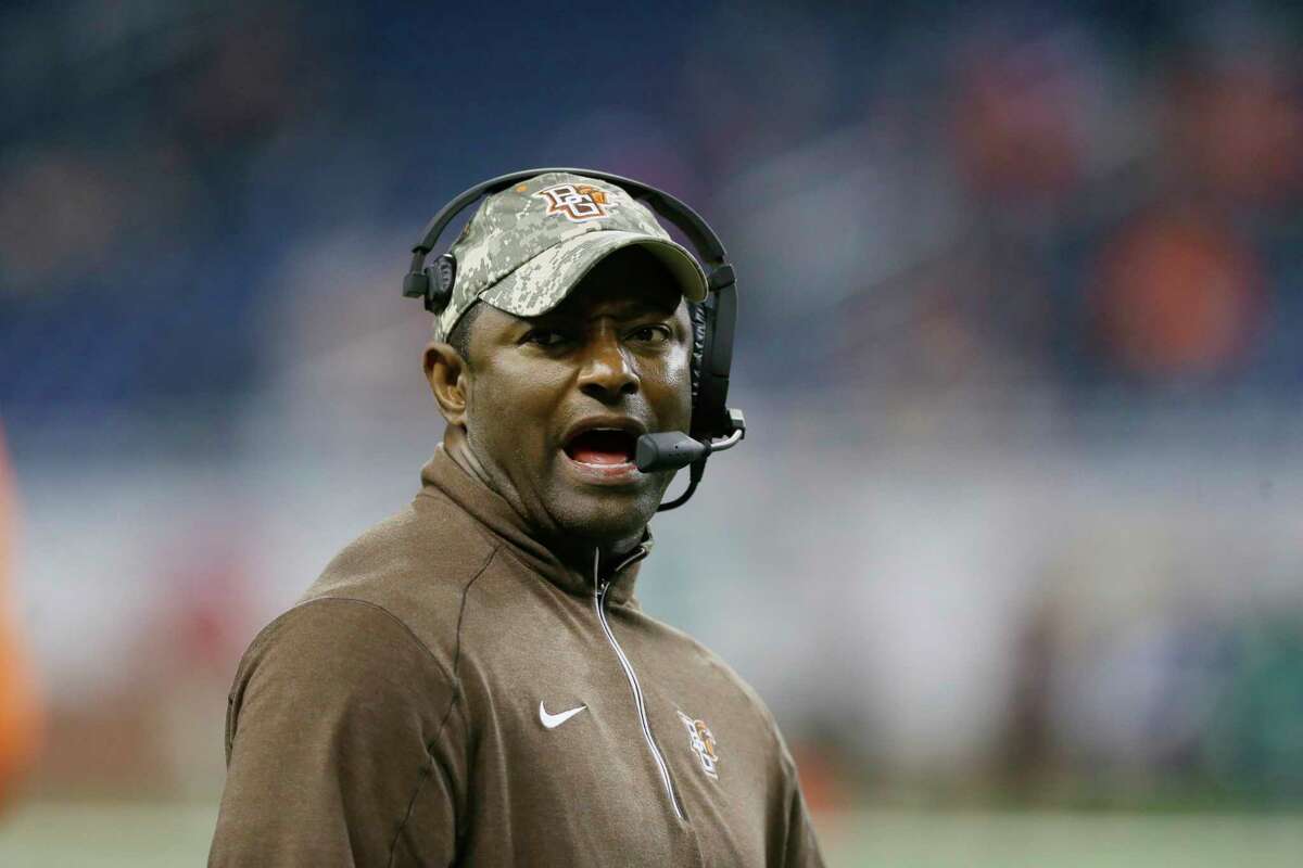 Syracuse has hired Dino Babers to be its new football coach.