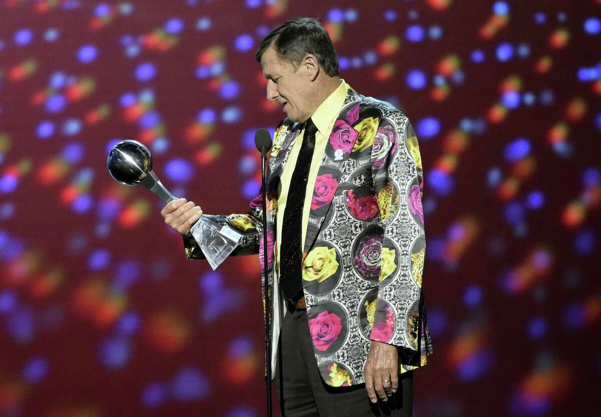 In this July 13, 2016 photo, Craig Sager accepts the Jimmy V award for perseverance at the ESPY Awards at Microsoft Theater in Los Angeles. Sager’s son says his father will undergo a third bone marrow and stem cell transplant Aug. 31, 2016 as he continues his cancer fight.