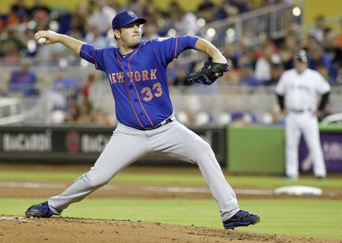 Matt Harvey delivers a pitch against the Marlins on Wednesday.