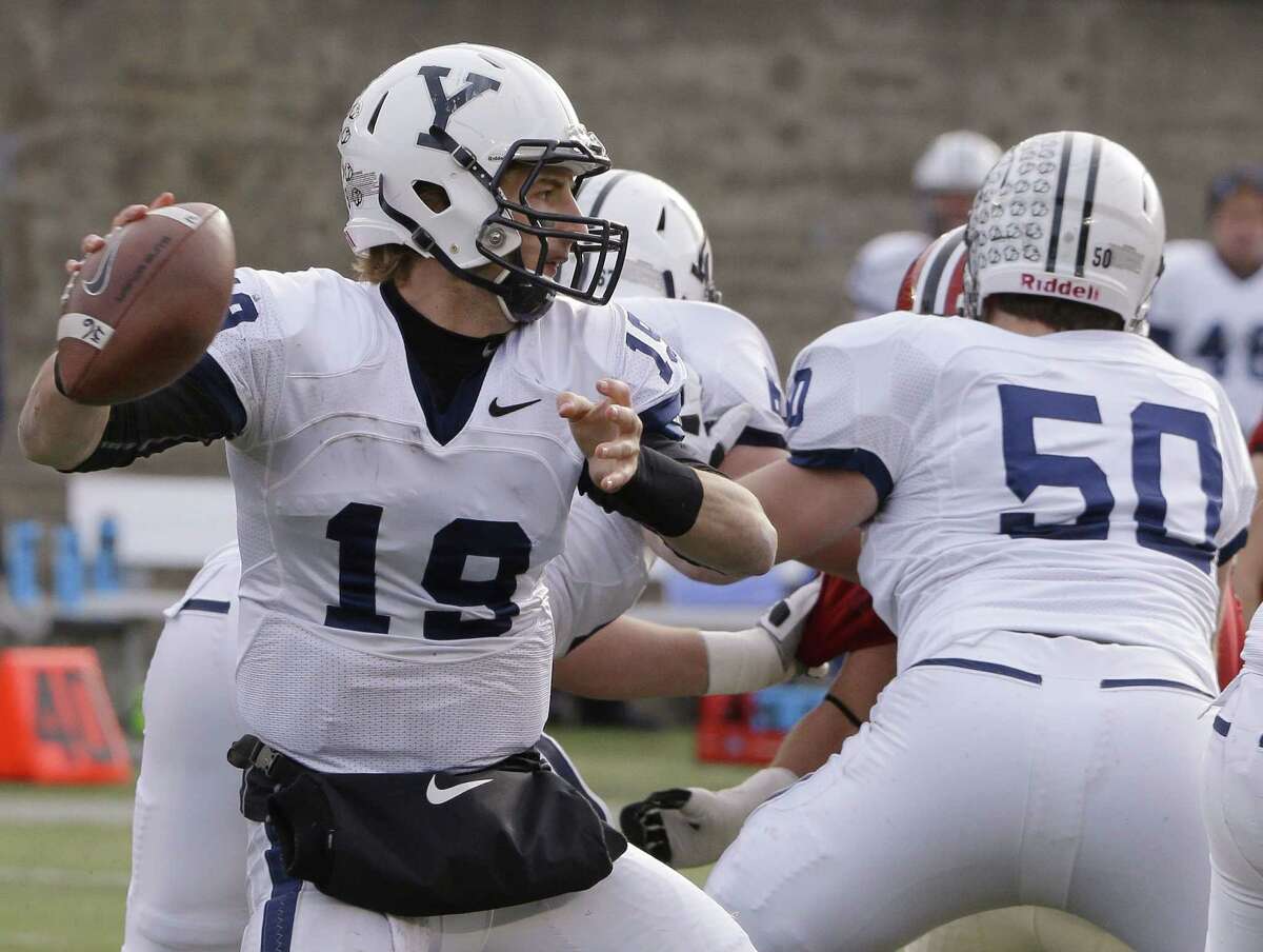 Yale quarterback Morgan Roberts will look to lead the Bulldogs to their first Ivy League title since 2006.