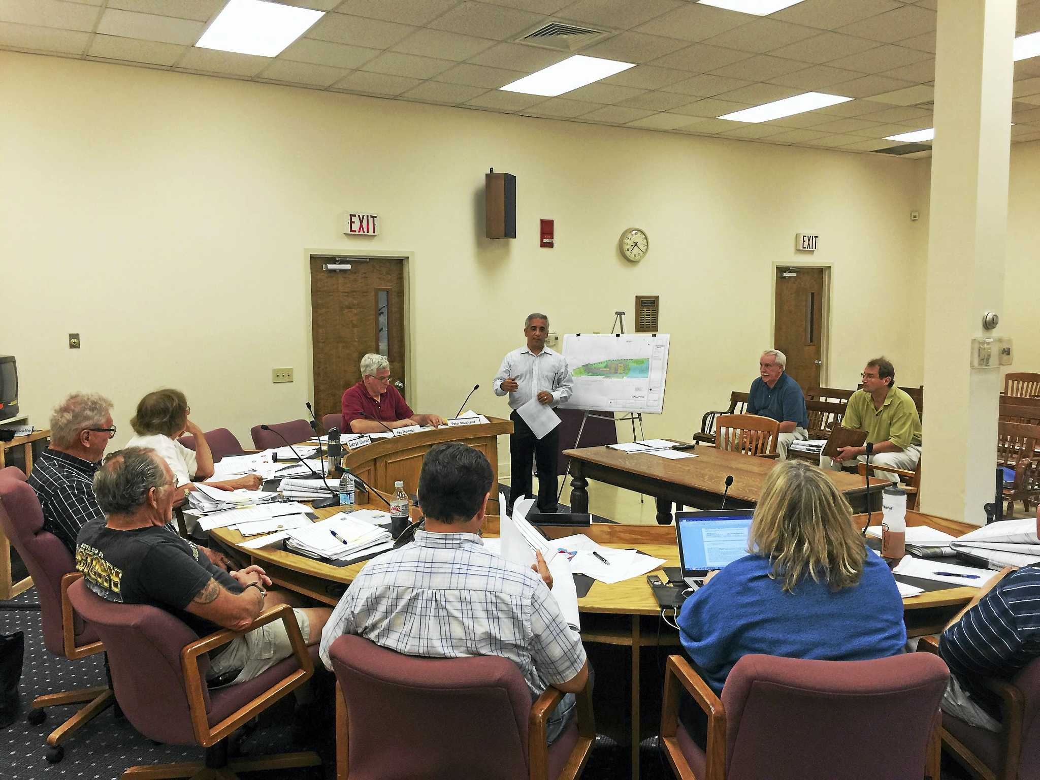 Winsted zoning commission approves Henny Penny gas station plan