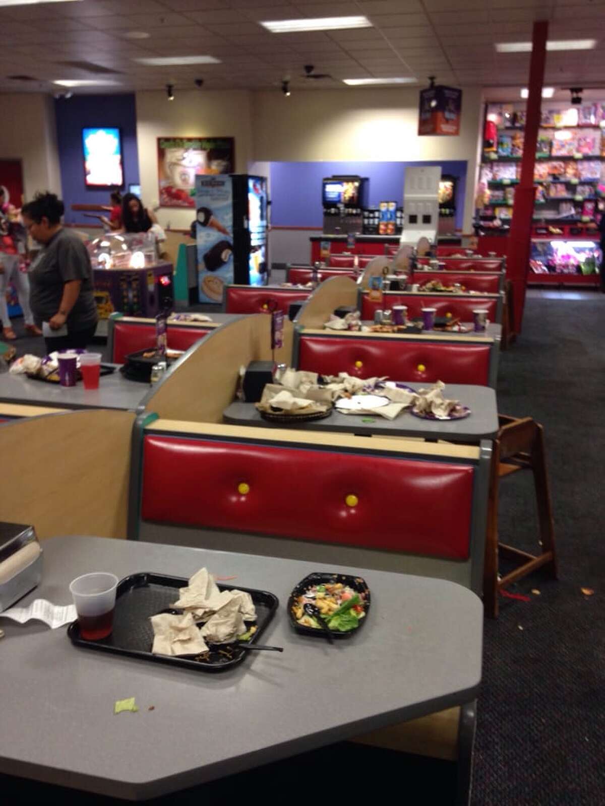 Decomposing mouse found in NorCal Chuck E Cheese's play ...