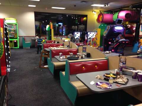 Decomposing Mouse Found In Norcal Chuck E Cheese S Play Structure