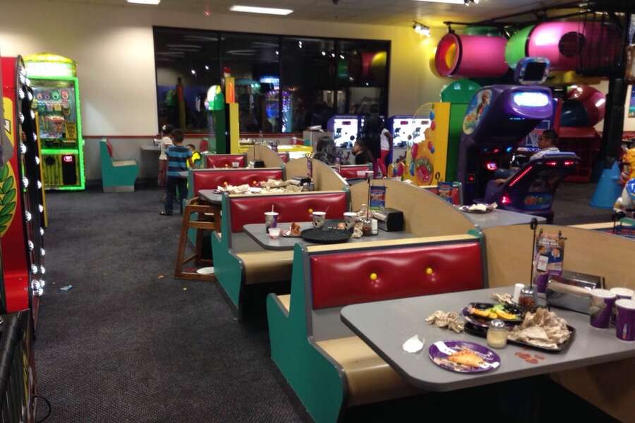 Decomposing Mouse Found In Norcal Chuck E Cheese S Play Structure