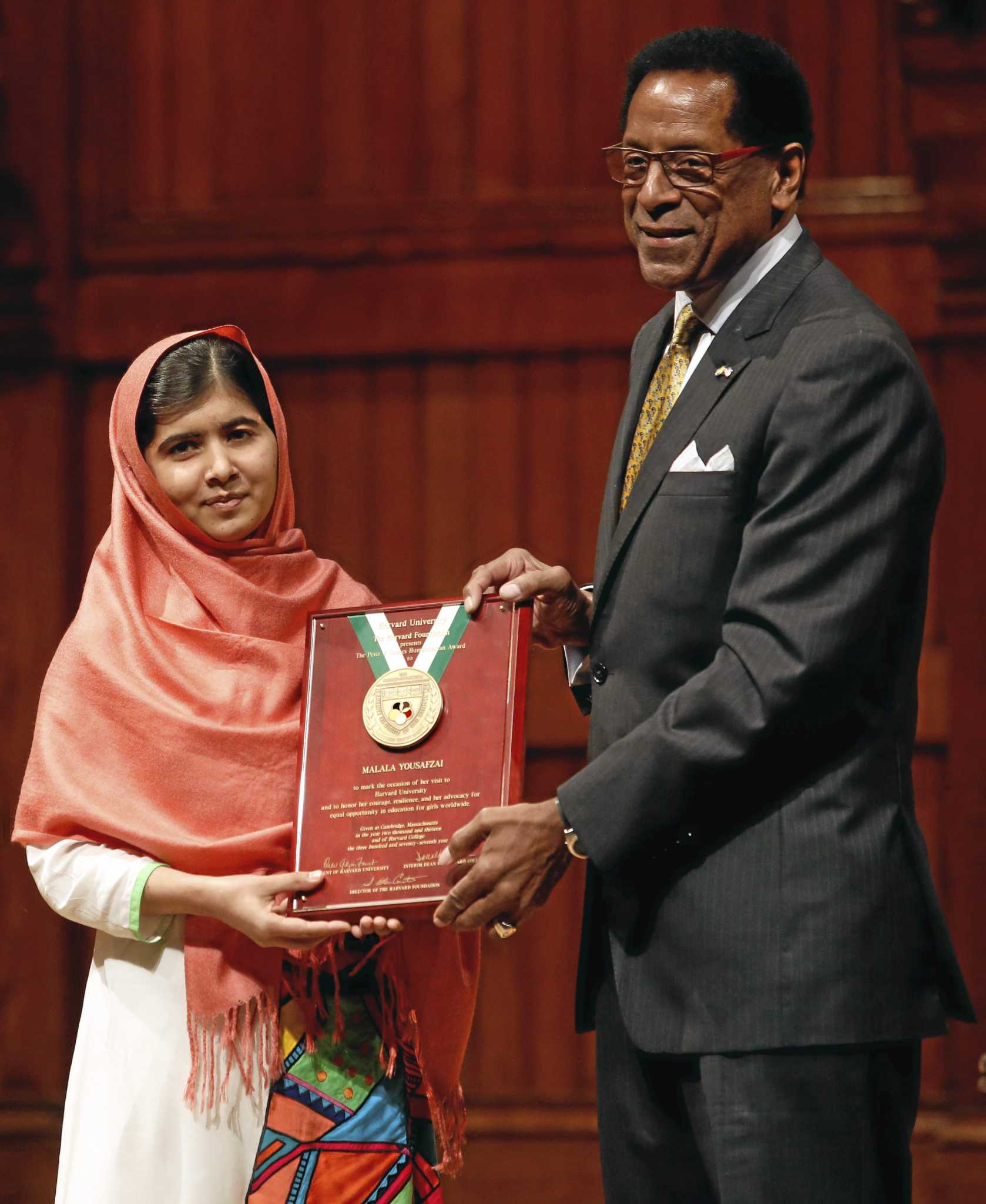 Pakistani Girl Shot By Taliban Honored At Harvard