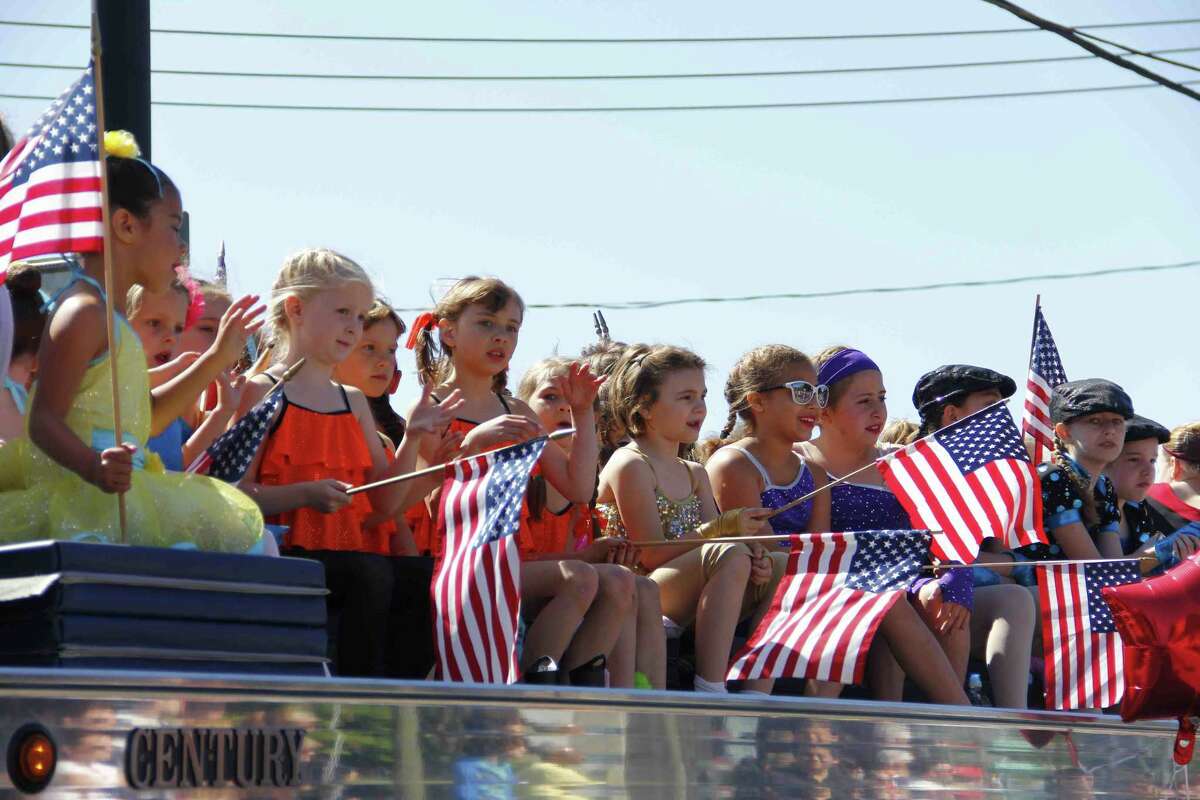 Thousands turn out for Torrington Memorial Day celebration - VIDEO