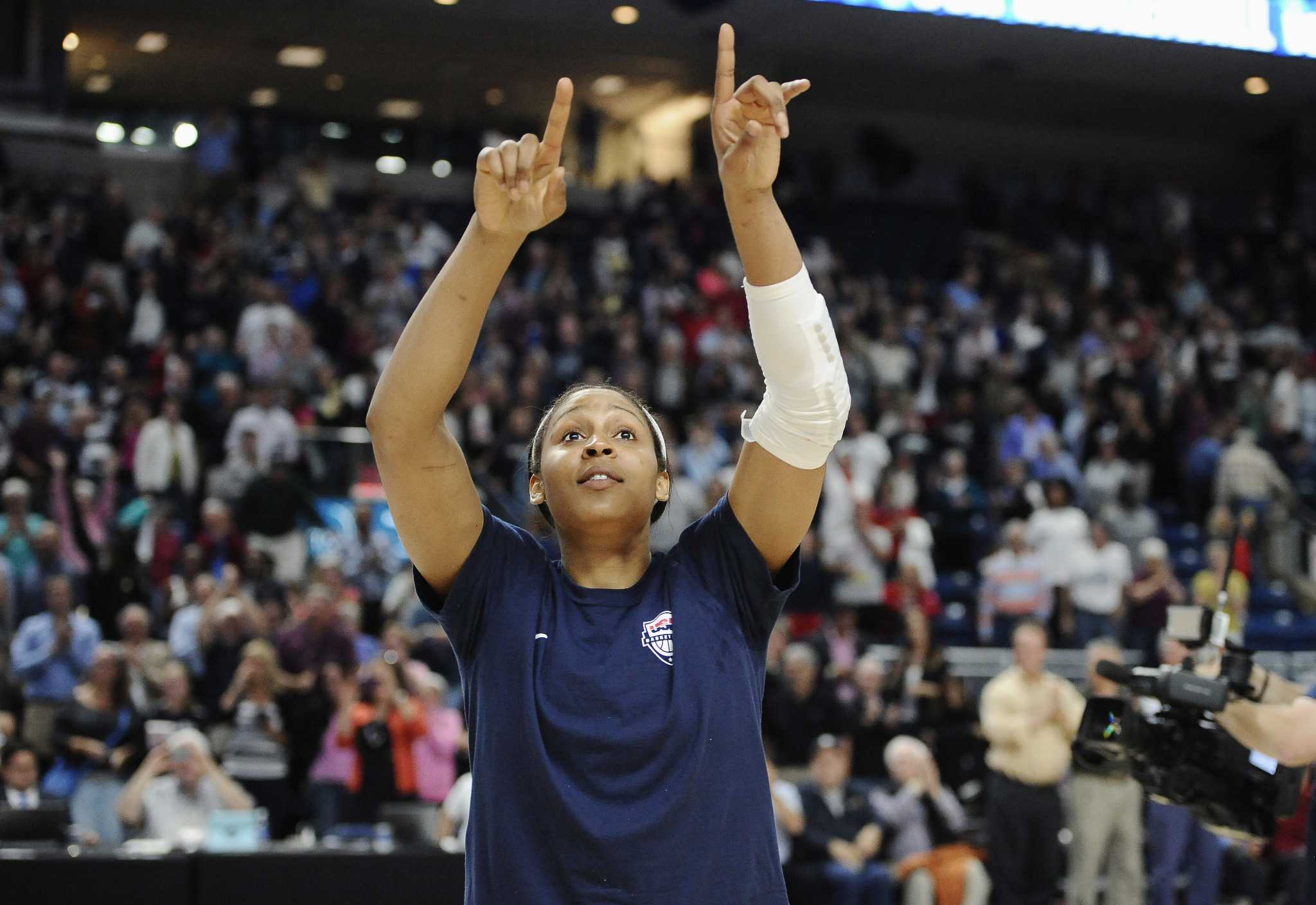 Five UConn women’s basketball players make U.S. FIBA team