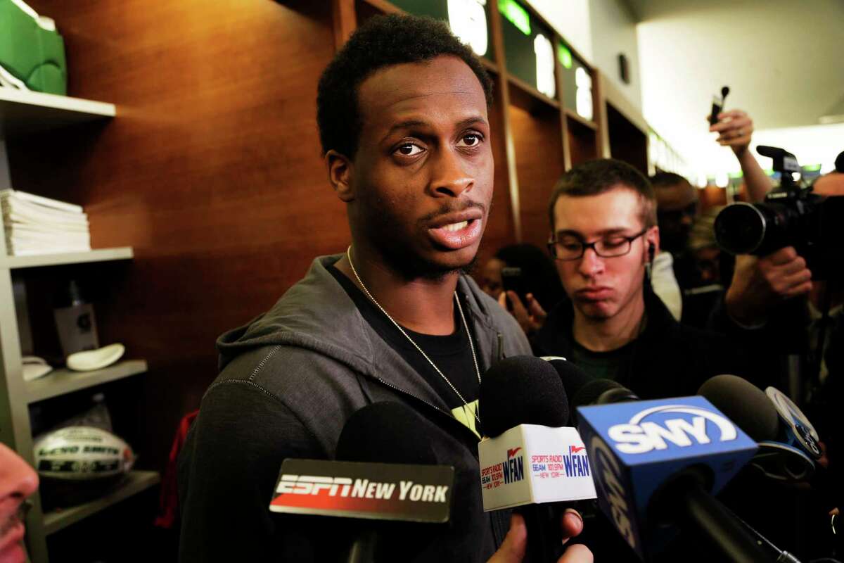New York Jets quarterback Geno Smith received an apology from Virgin America airline on Thursday.