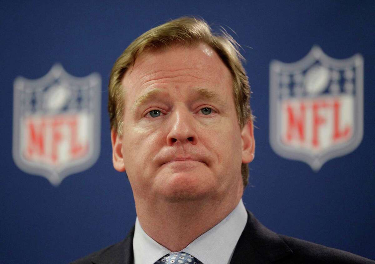 The Ray Rice scandal has exposed NFL commissioner Roger Goodell as a liar, enabler, megalomaniac and all-around buffoon, among other less-kind adjectives according to Register columnist Chip Malafronte. Chip would like to see today’s NFL players take a cue from former Bears quarterback Jim McMahon, below, and wear “Fire Goodell” headbands during today’s games.