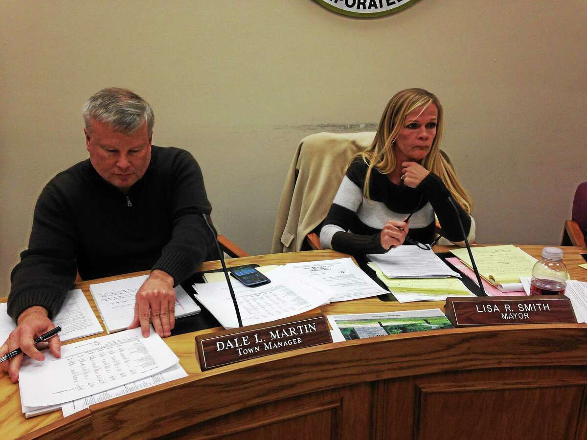 Town Manager Dale Martin and Mayor Lisa Smith pictured during the Jan. 21 Winsted Board of Selectmen meeting.