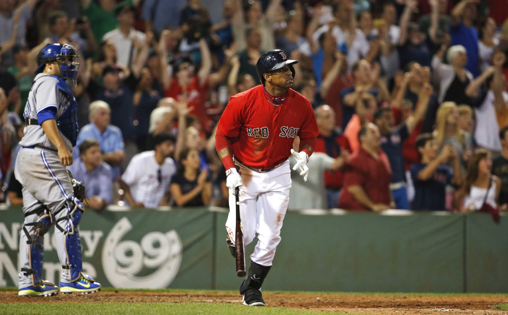Red Sox score 3 in 10th, beat Blue Jays