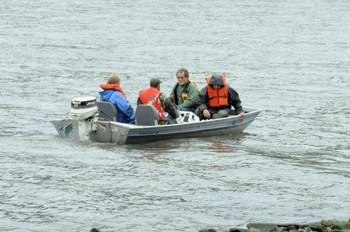 Volunteers search for missing photographer Eric Langlois on Lake Lillinonah in New Milford on Thursday, June 13, 2013. (Laurie Gaboardi - Litchfield County Times).