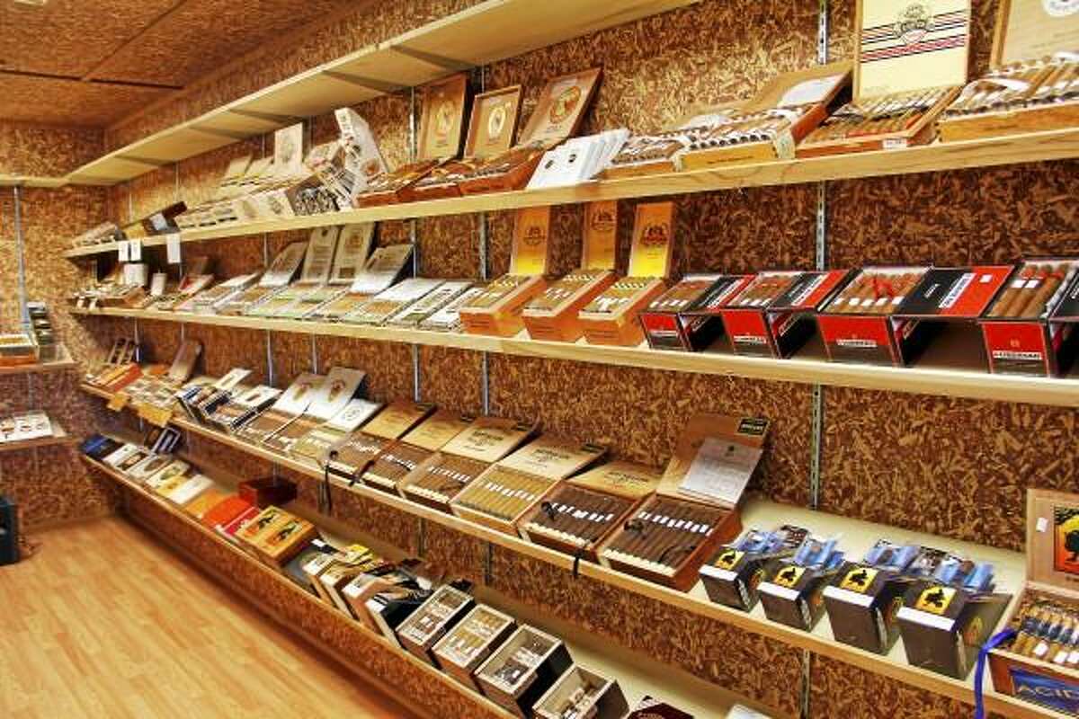 Tobacco shop opens in Torrington Plaza