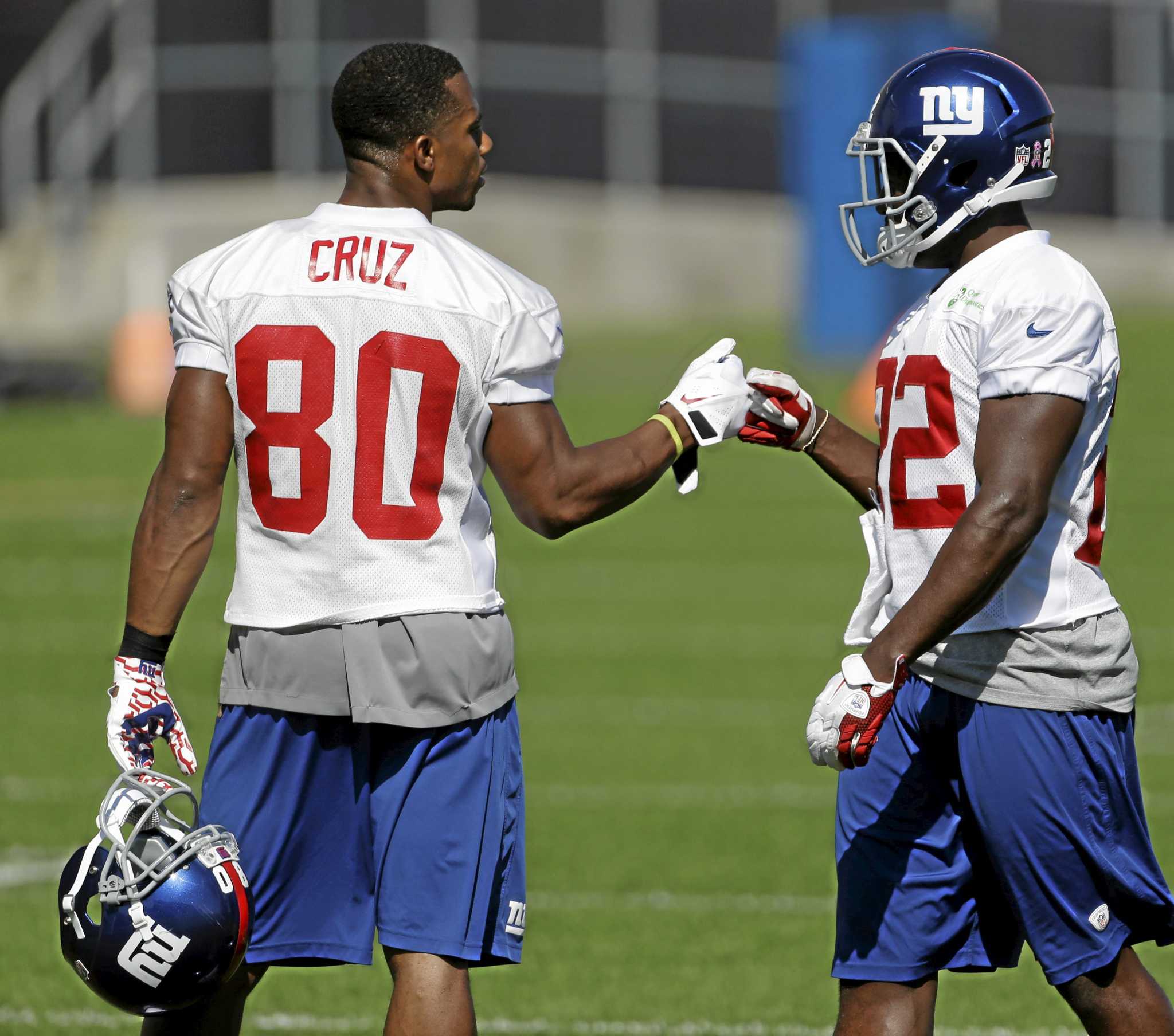 Undrafted rookie wide receiver Victor Cruz turning heads at Giants'  training camp 