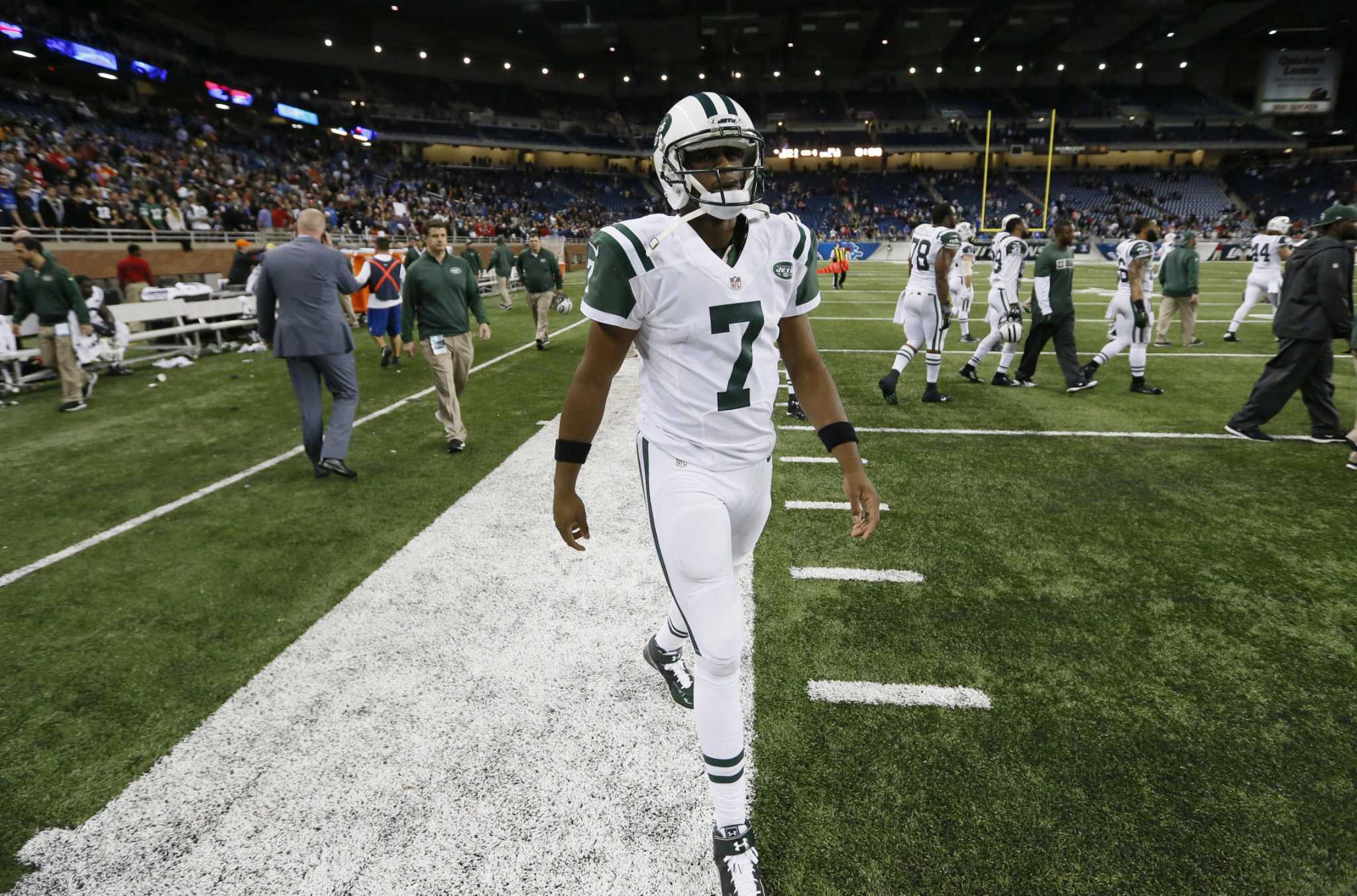 Jets hope to avoid Vick's runaround