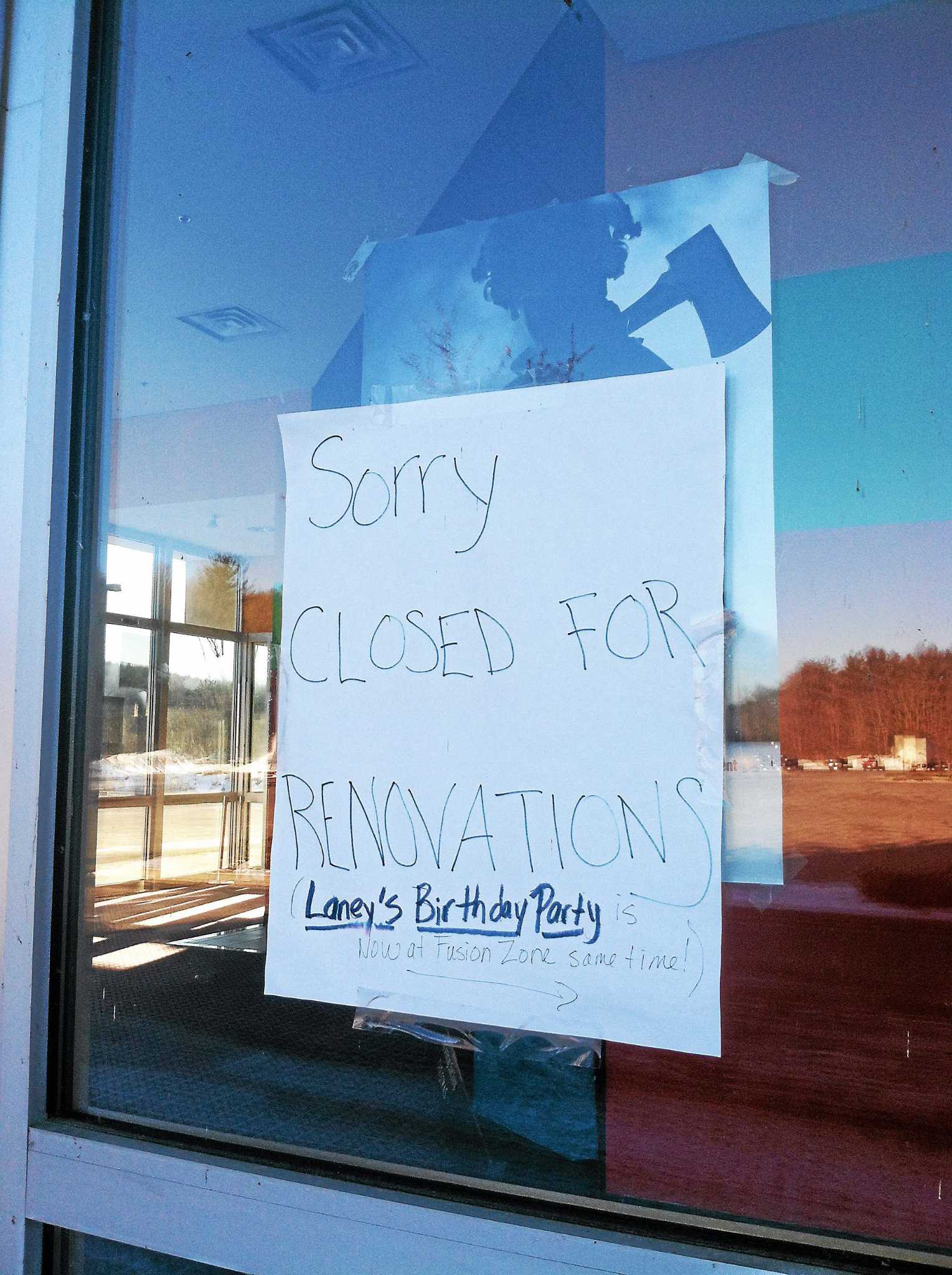 Theater operators abandon Mallory Brook Cinema Nine in Barkhamsted