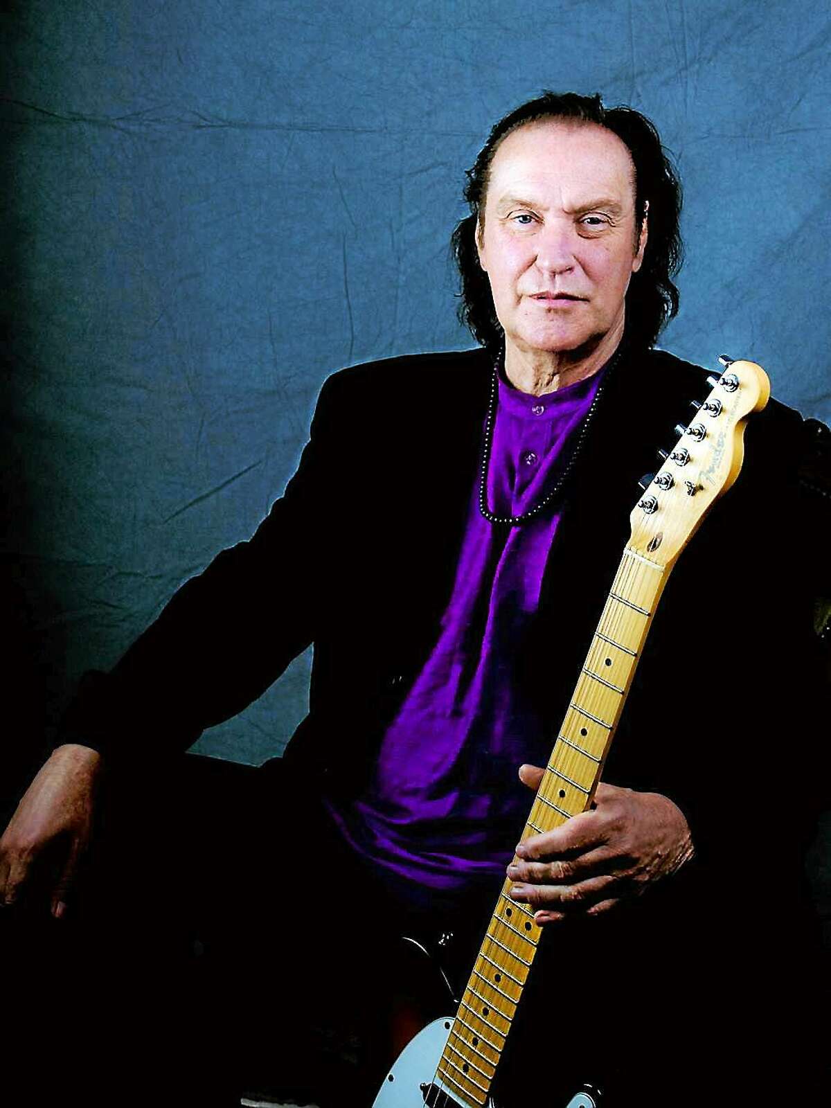 While the Kinks contemplate a reunion tour, fans can see Dave Davies at both Infinity Halls this week.