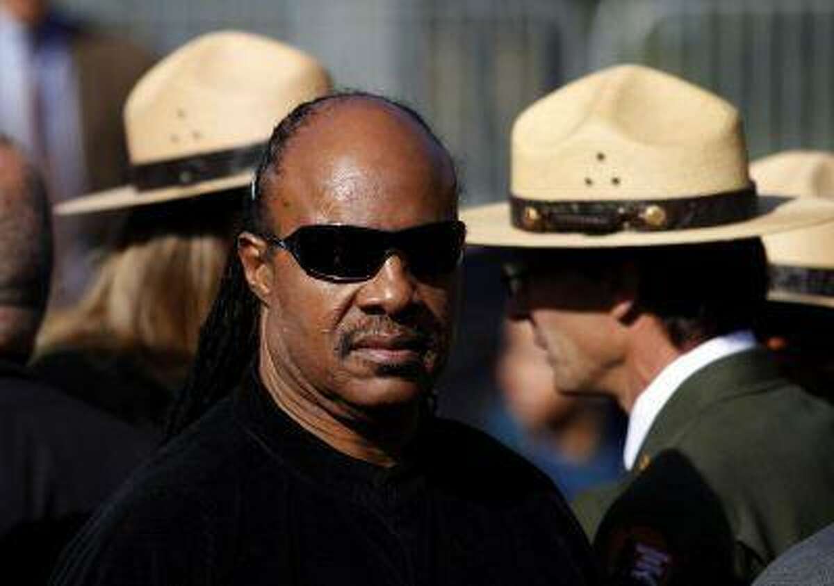 Entertainer Stevie Wonder arrives at the Martin Luther King, Jr. memorial dedication ceremony at the National Memorial in Washington October 16, 2011. REUTERS/Molly Riley
