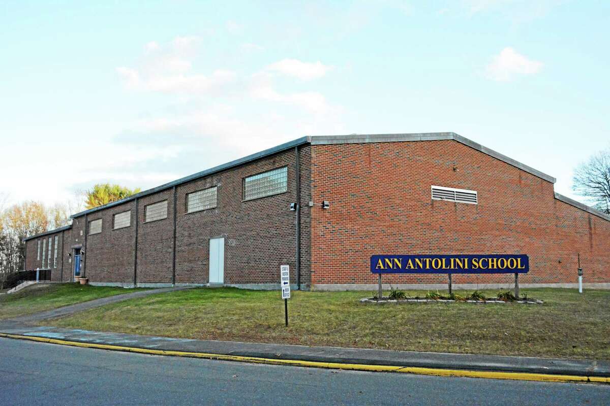 Residents can vote Thursday and give the go ahead on roof repairs for Ann Antolini School, the largest elementary school in New Hartford.