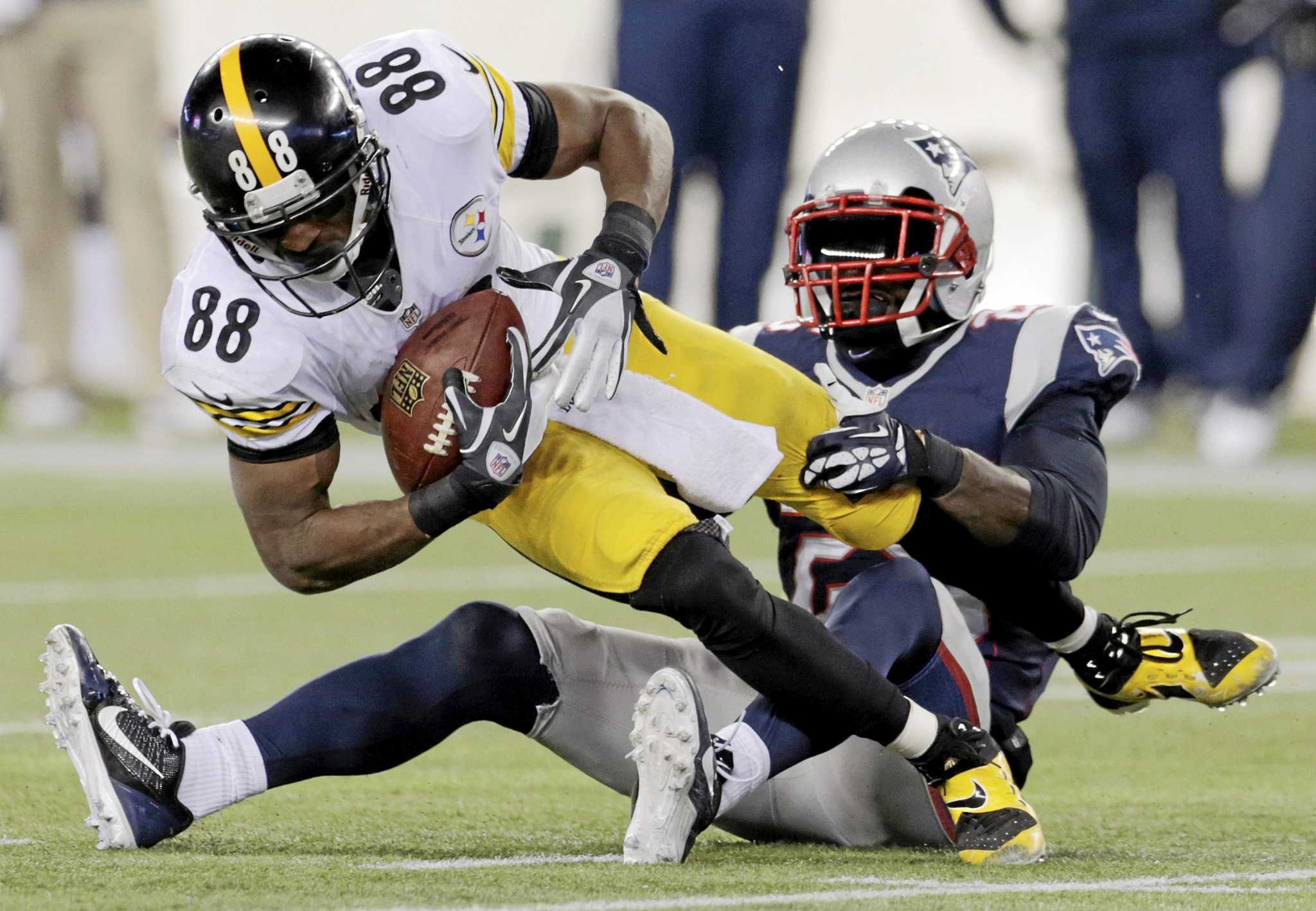 Patriots roll to 55-31 victory over Steelers