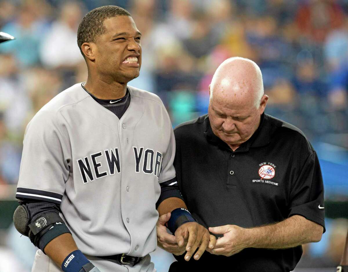 Robinson Cano injures hand in win over Blue Jays