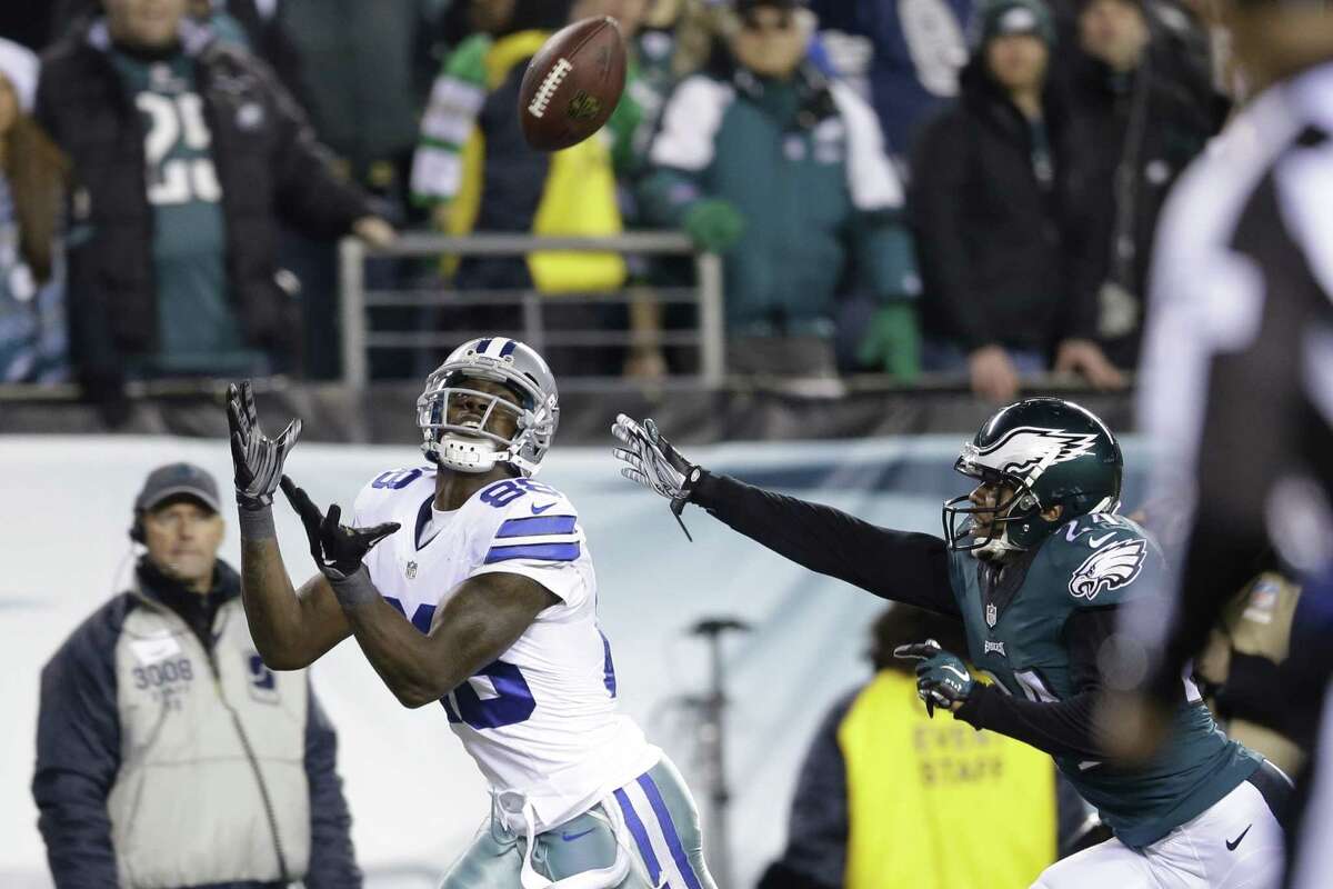 Cowboys knock off Eagles in NFC East showdown