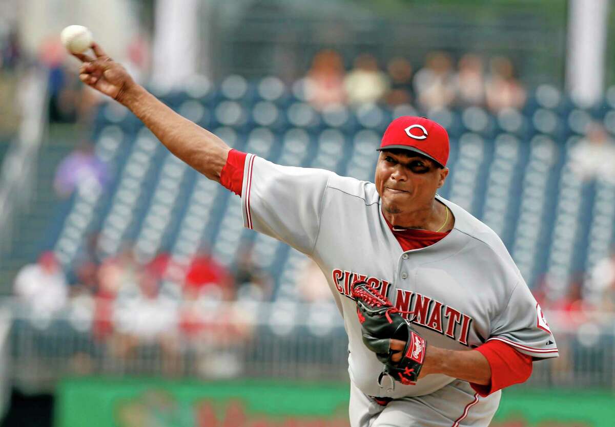 The Cincinnati Reds traded starting pitcher Alfredo Simon to the Detroit Tigers.