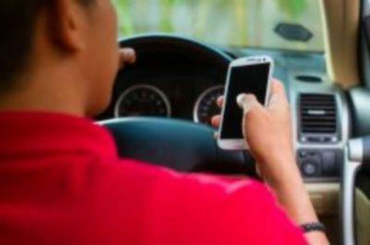 Curb your (dangerous) smartphone addiction and put the phone away while driving, a US expert advises.