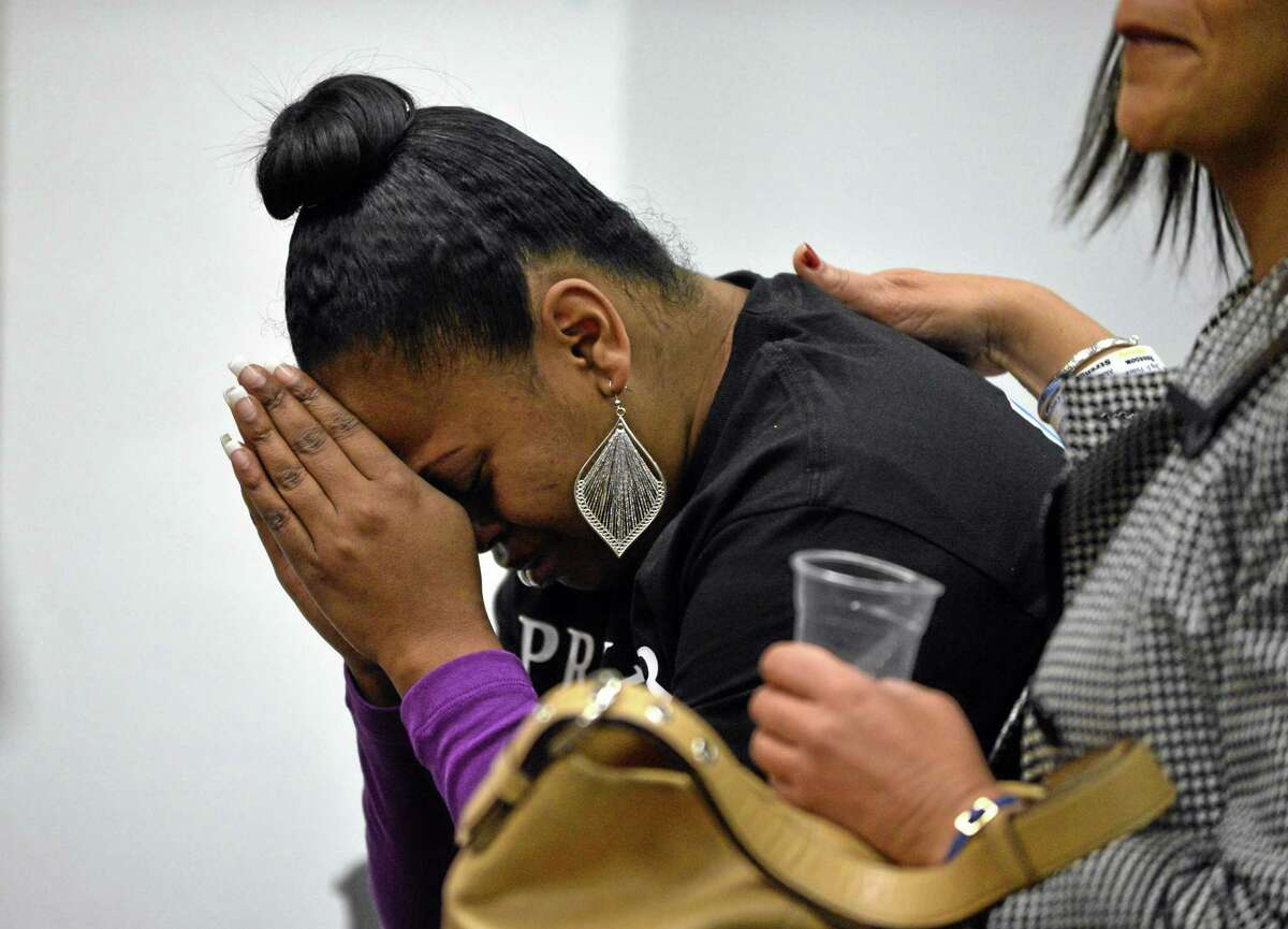 Nailah Winkfield, mother of Jahi McMath, attends a court hearing to discuss the treatment of her daughter in Oakland, Calif., on Monday, Dec. 23, 2013. McMath, 13, remains on a ventilator at Children's Hospital Oakland after suffering complications following a tonsillectomy surgery. (AP Photo/The Contra Costa Times, Kristopher Skinner)