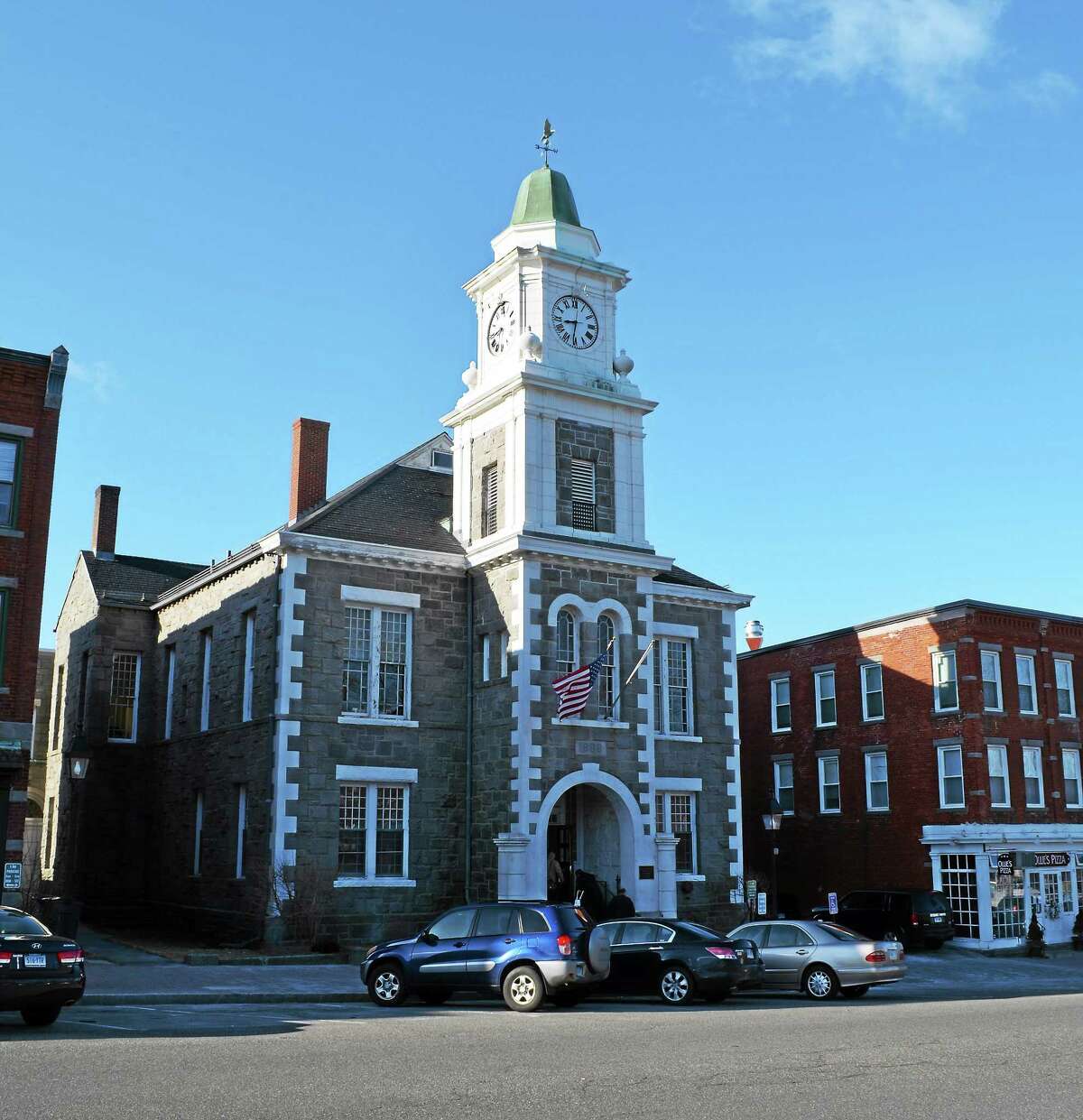 Litchfield County Courthouse touted for new town hall