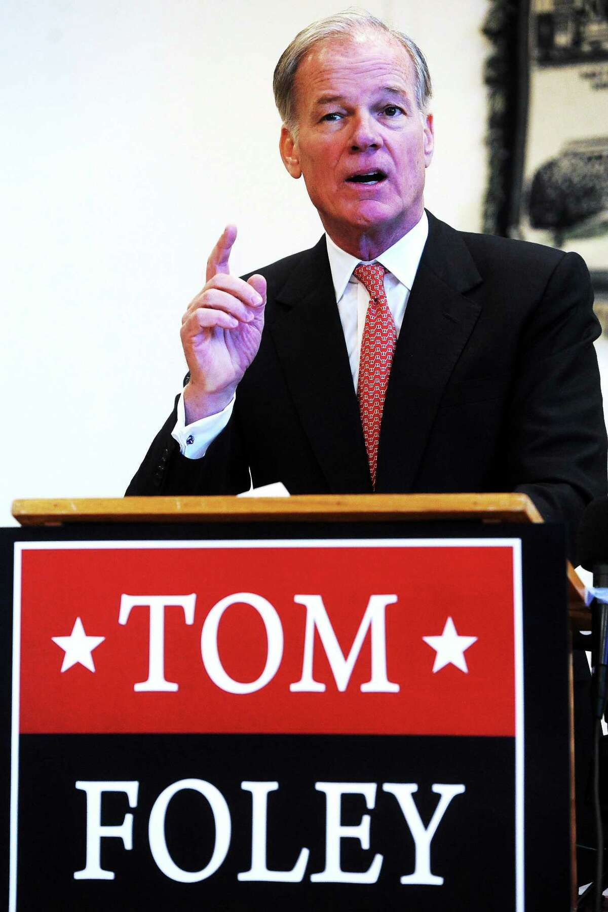 Tom Foley of Greenwich announces he will run for the Republican nominee for governor, at the Wheeler Young VFW Post 201 in Waterbury in January 2014.