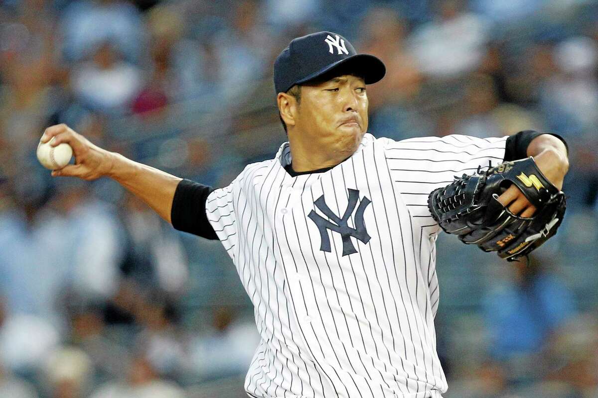 New York Yankees starter Hiroki Kuroda is returning for a third season with the Bombers.