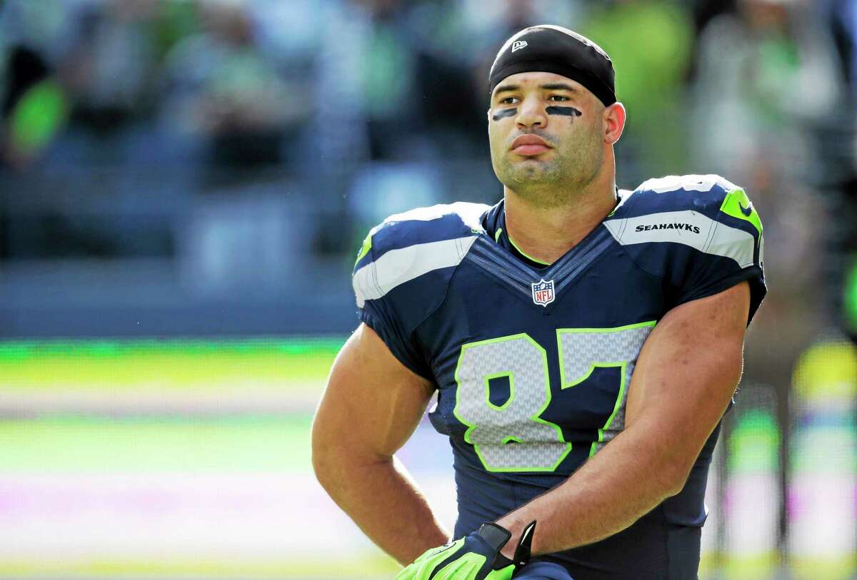The New York Giants have signed former Seattle Seahawks tight end Kellen Davis.