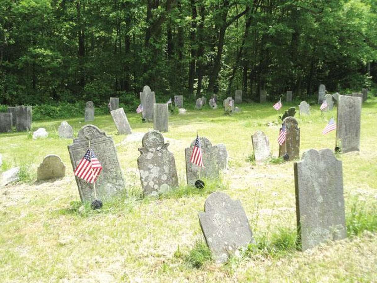 Ex-gravedigger becomes historian of Evergreens Cemetery's buried past – New  York Daily News