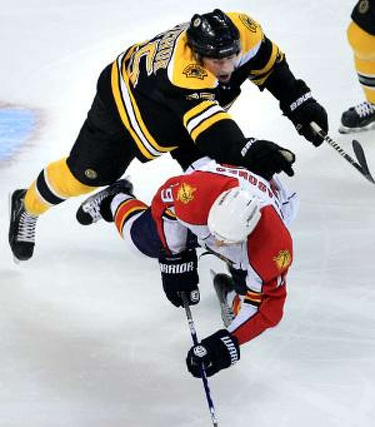 Goalie Tim Thomas leads Boston Bruins to Stanley Cup