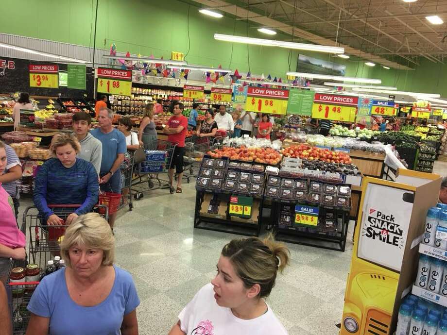 Many Major Retailers Open During Harvey Amid Massive Retail Closures Kevin Kujawa Snapped Photos From The H E B Located At Kempwood And Gessner Which