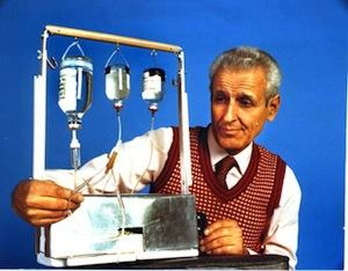 FILE PHOTO: October 1989. Dr. Jack Kevorkian brought his 1st suicide machine to The Oakland Press for an interview