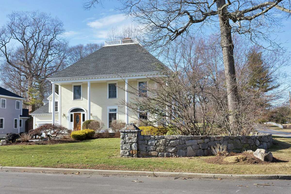 On the Market / Munson model home in the heart of historic Brooklawn Park